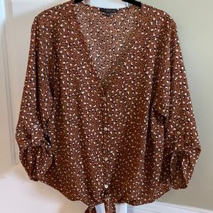Ladies print top. Great fall blouse.